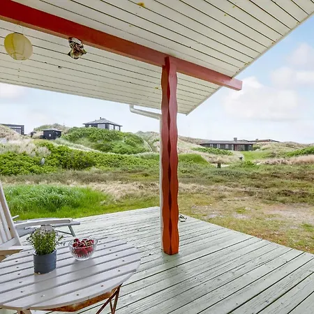 Holiday home Hoejris Hus *